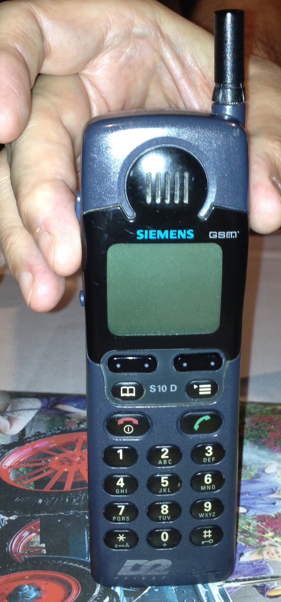Siemens-Mobiltelefon-Technologie-Kommunikation-c-PR-Agentur-Fink-Fuchs