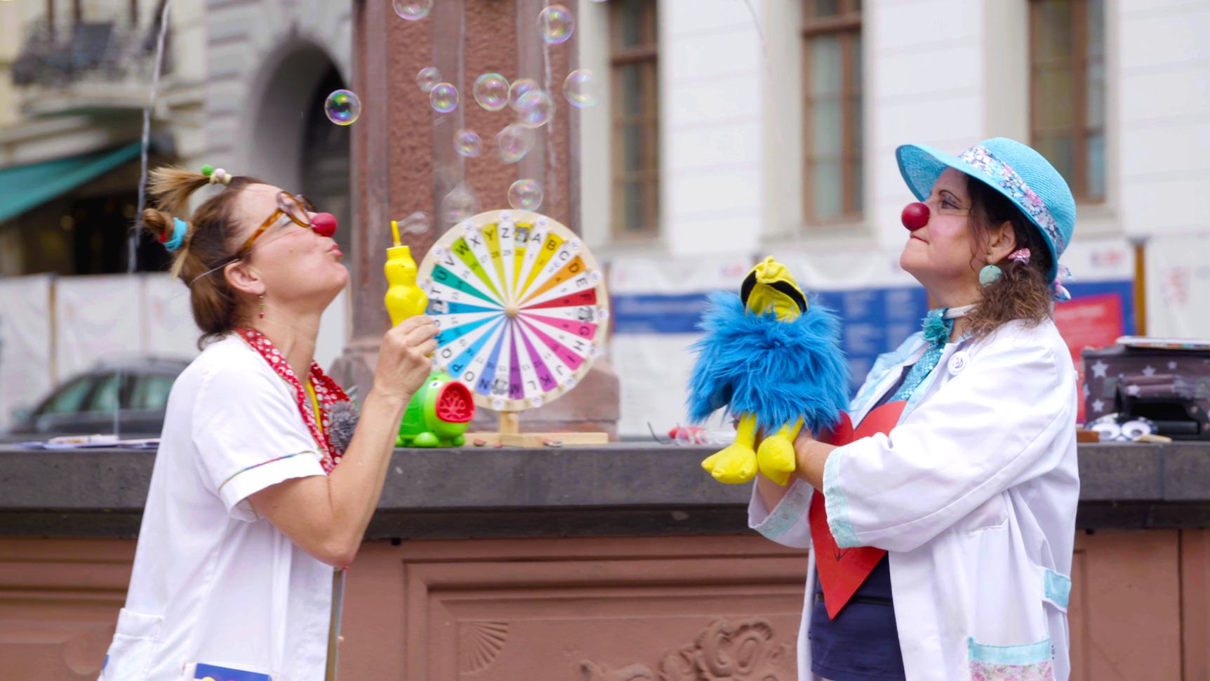Glückliche Kinder, glückliche Clowns – Der Tag der Clowndoktoren